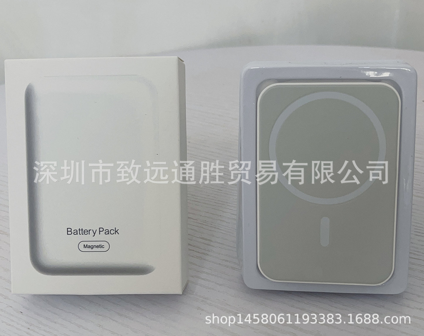 New transparent magnetic charging treasure fast charge, ultra-large capacity, built-in line, compact mobile charging treasure